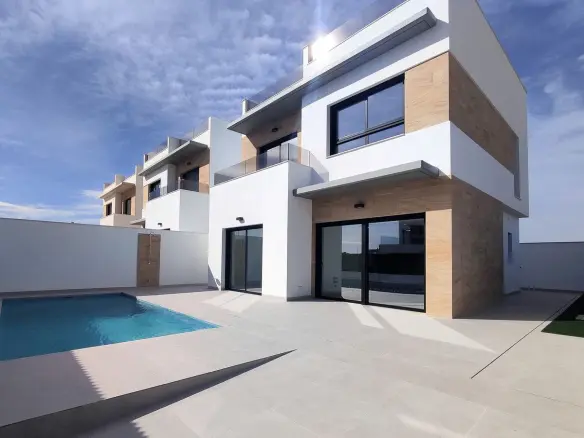 Villa Of 138 M² In Benijofar, Spain