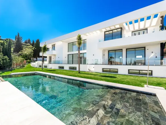 Villa Of 1038 M² In Benahavis, Spain