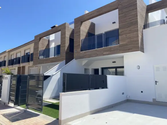 Villa Of 70 M² With Real Estate Services In San Pedro Del Pinatar, Spain
