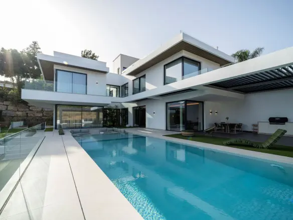 Villa Of 1182 M² In Estepona, Spain