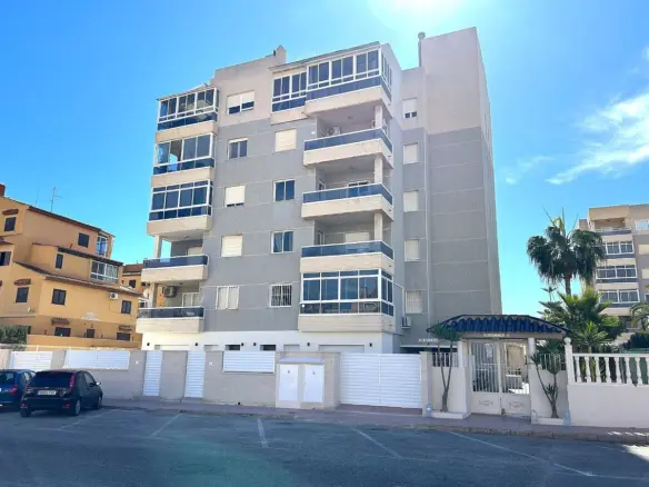 Apartment Of 110 M² With Sea View In Torrevieja, Spain