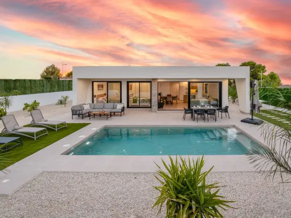 Villa Of 119 M² In Calasparra