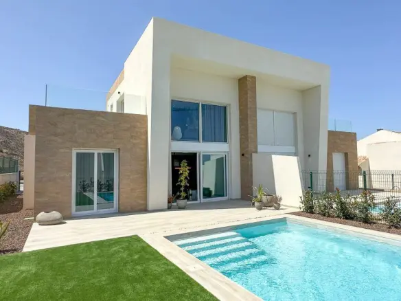 Villa Of 109 M² With Features In Algorfa