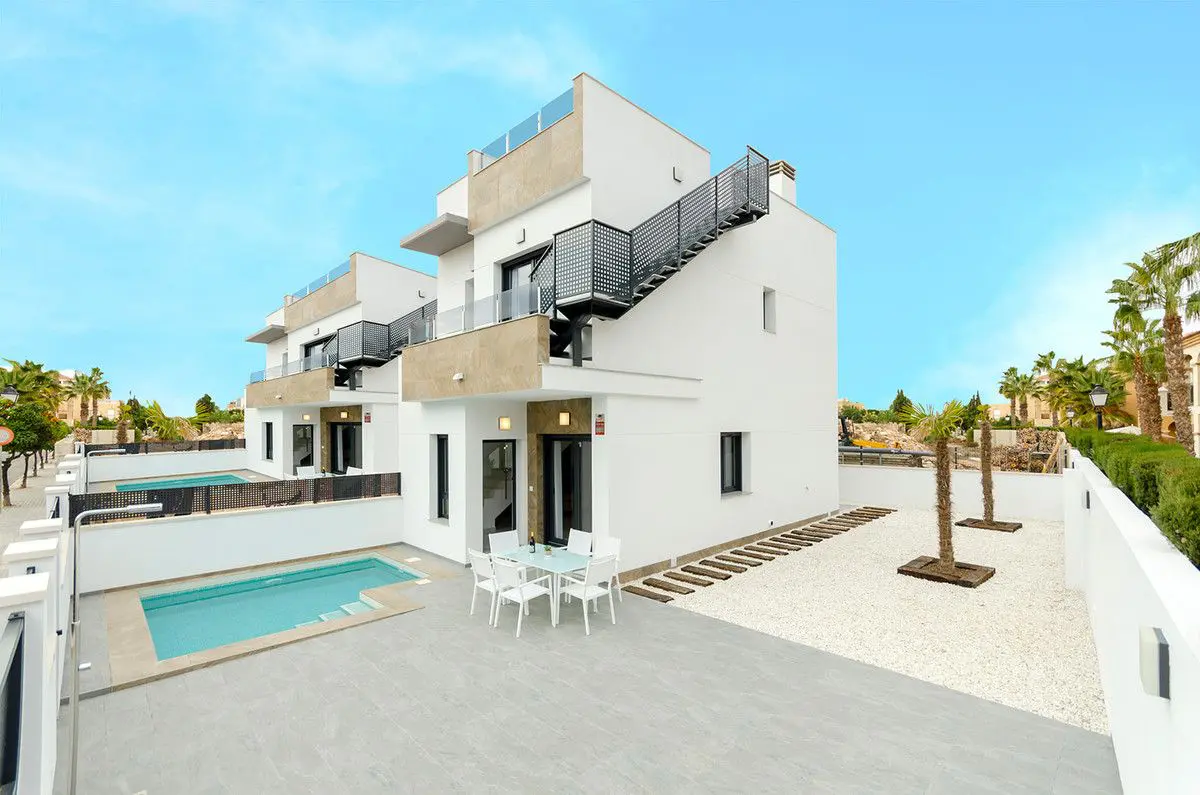 Villa Of 106 M² In Torrevieja, Spain