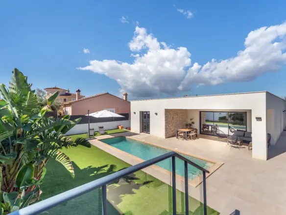 Villa Of 297 M² With Sea Views In Marratxí, Spain