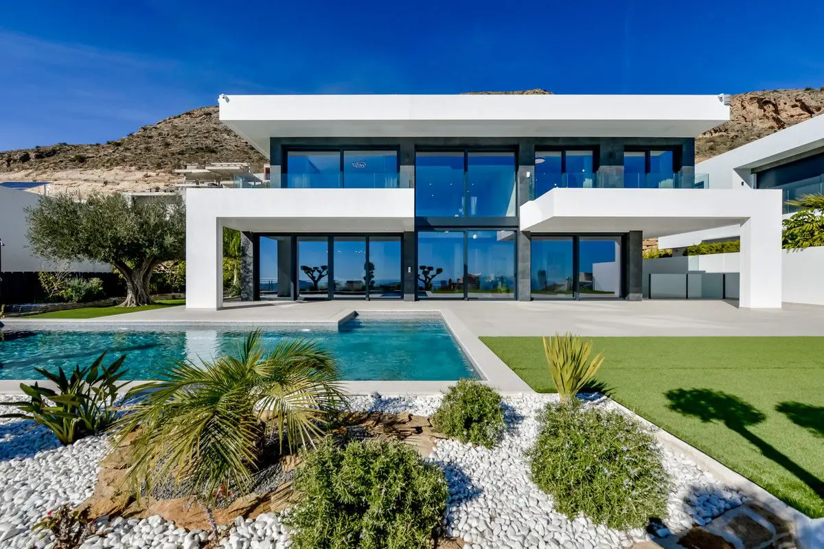 Villa Of 998 M² With Sea Views In Finestrat, Spain