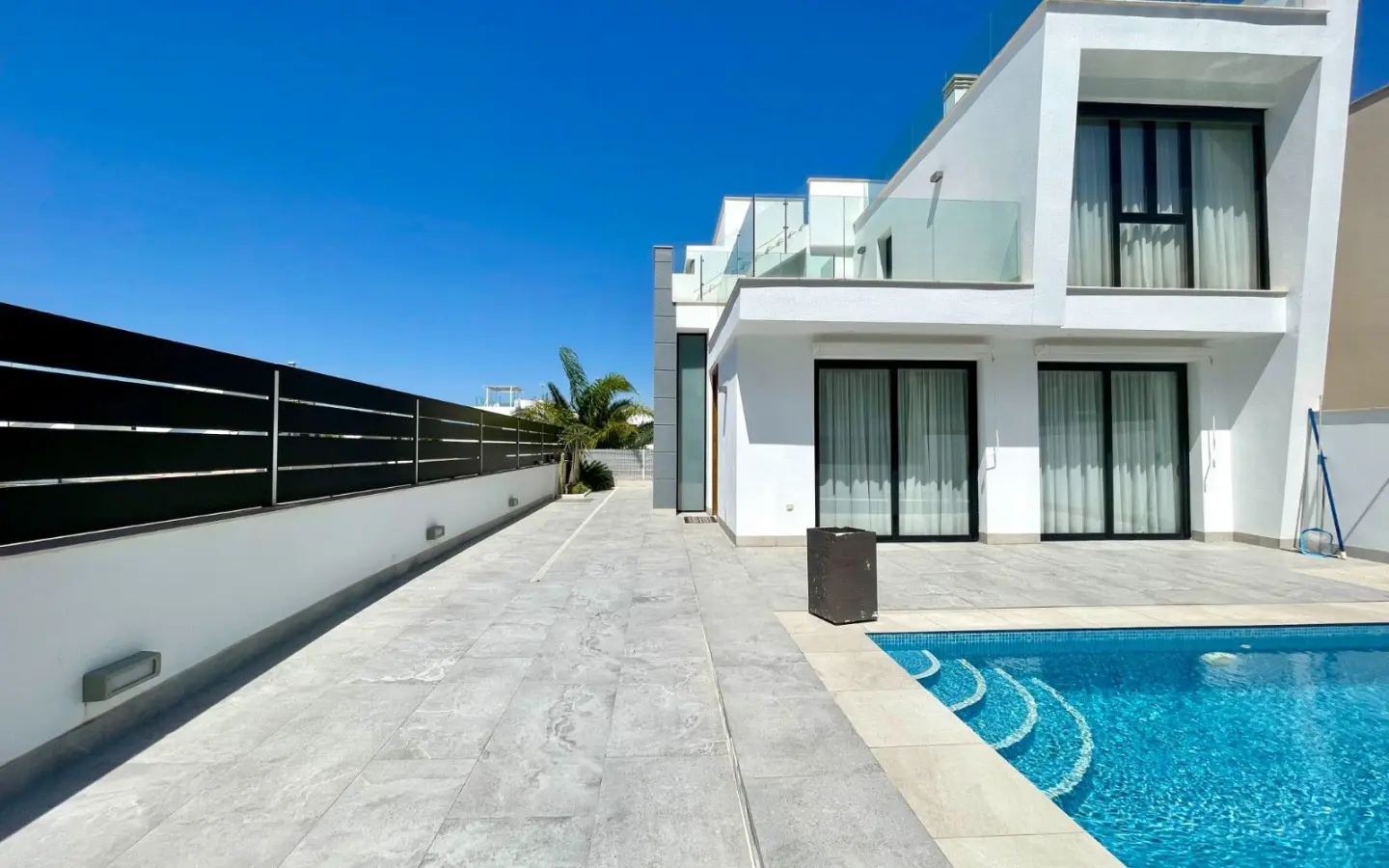 3-bedroom Villa In Benijofar, Spain (143 M²)