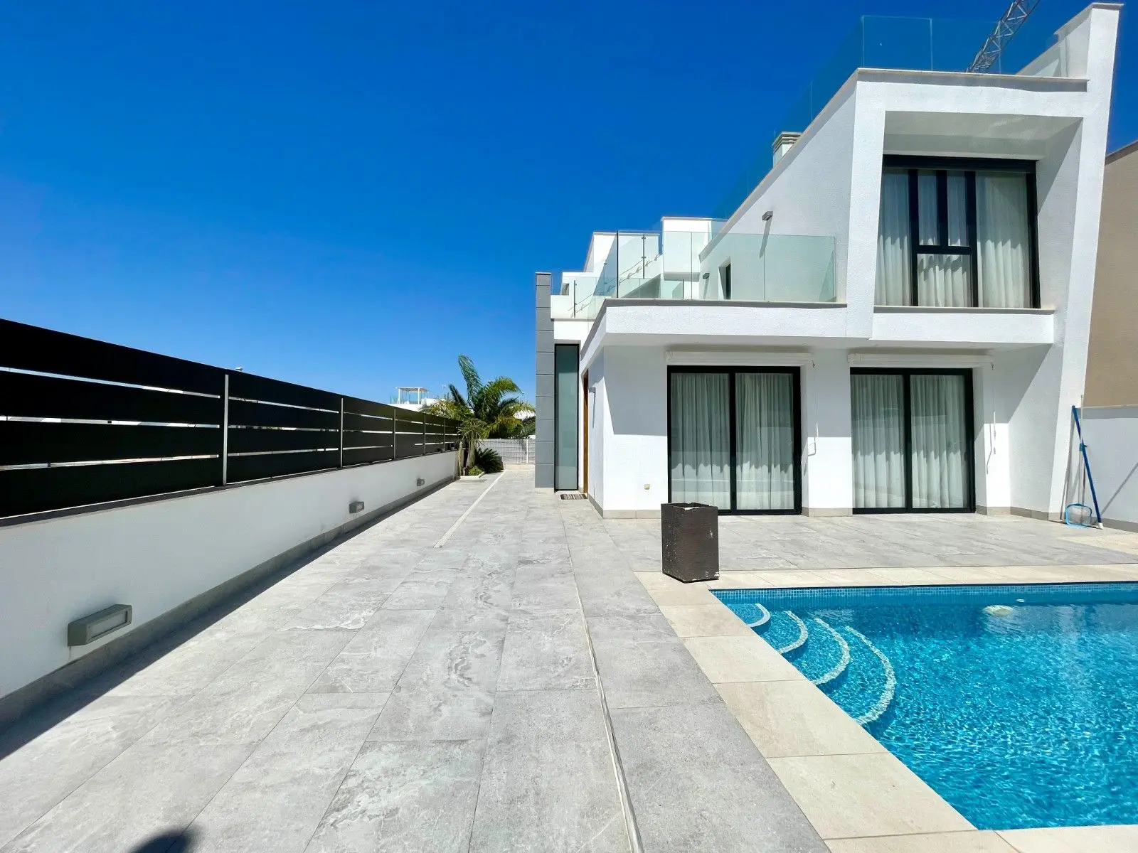 Villa Of 143 M² With No Features In Benijofar, Spain