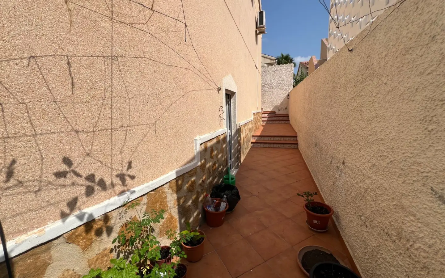 Villa Of 99 M² In Rojales, Spain