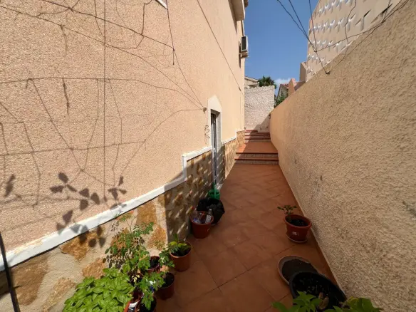 Villa Of 99 M² In Rojales, Spain