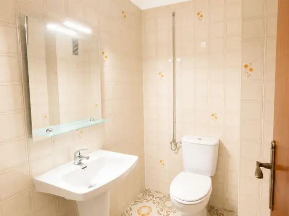 Apartment Of 95 M² In Torrevieja, Spain