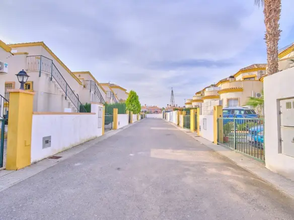 3-bedroom Villa In Los Montesinos, Spain (98 M²)