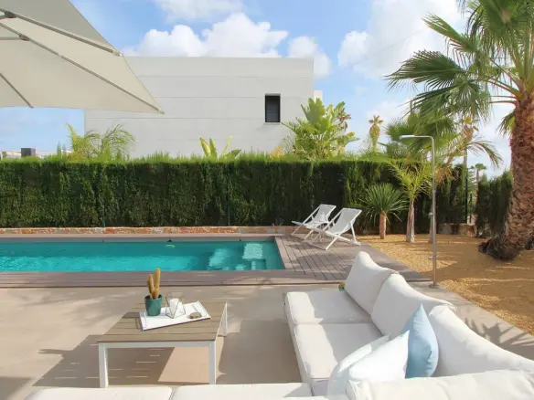 3-bedroom Villa In Rojales, Spain (160 M²)