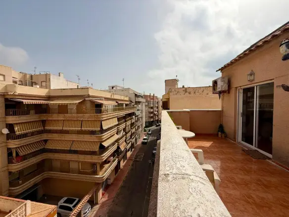 3-bedroom Penthouse In Torrevieja, Spain (82 M²)