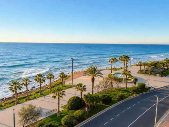 Apartment Of 95 M² In Torrevieja, Spain