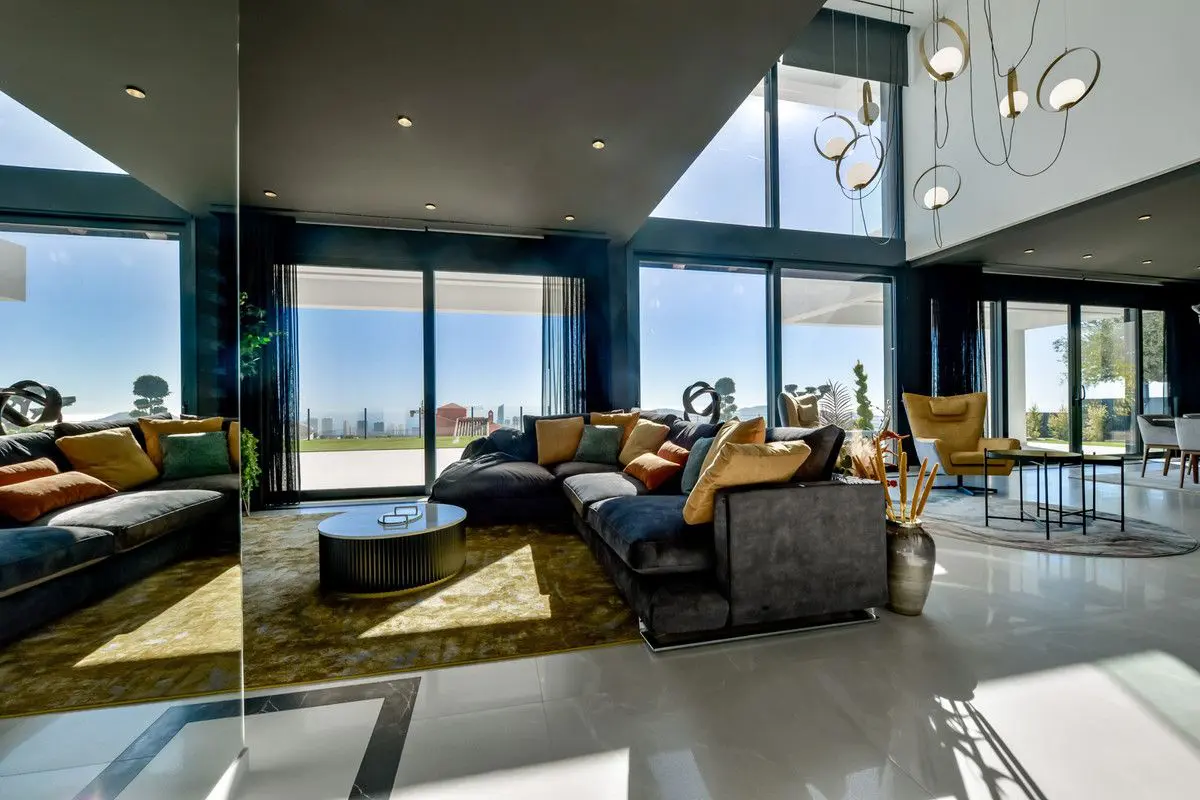 Villa Of 998 M² With Sea Views In Finestrat, Spain