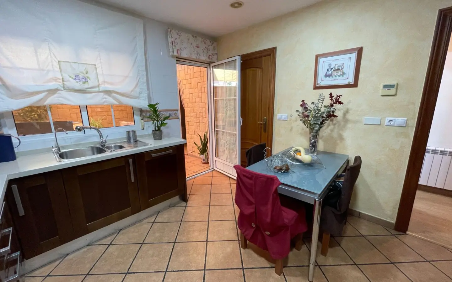4-bedroom House In Elche, Spain (150 M²)