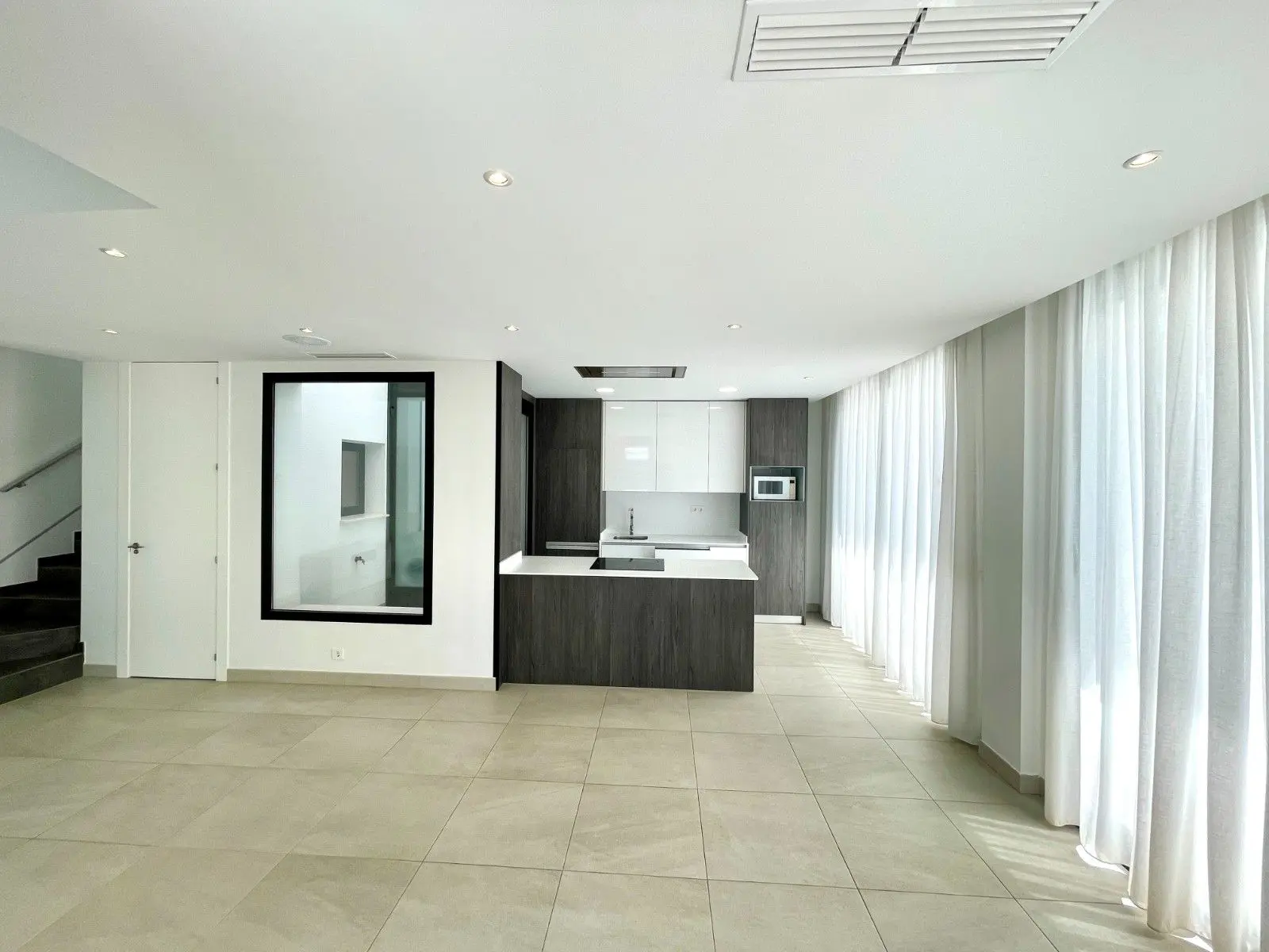Villa Of 143 M² With No Features In Benijofar, Spain