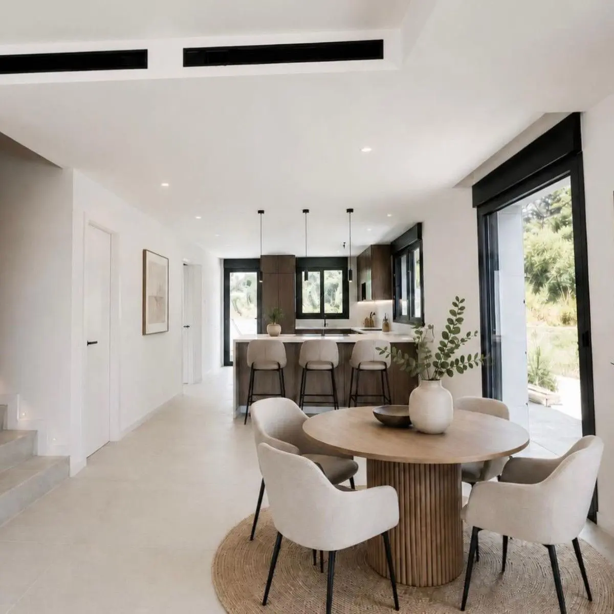 Villa Of 180 M² With [features] In Estepona, Spain