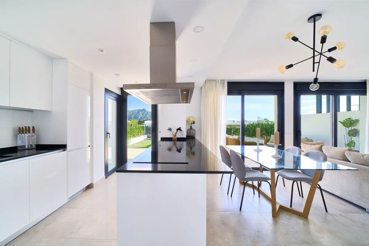 Apartment Of 92 M² In Estepona, Spain