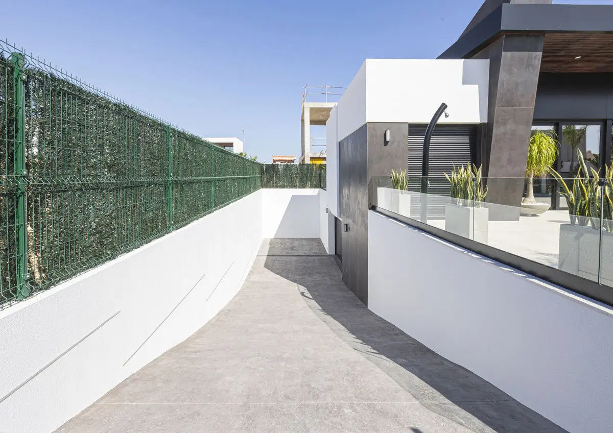 Villa 290 M² In Rojales, Spain – Mediter Real Estate