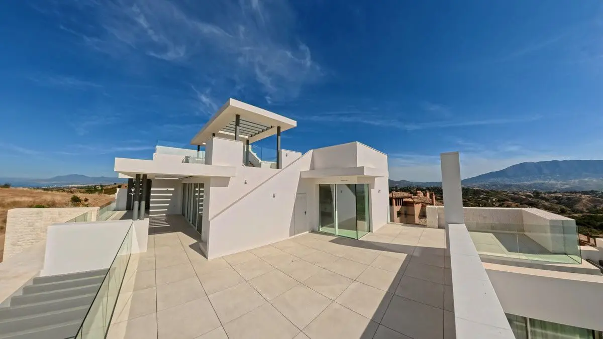 Apartment Of 151 M² With Sea Views In Marbella, Spain