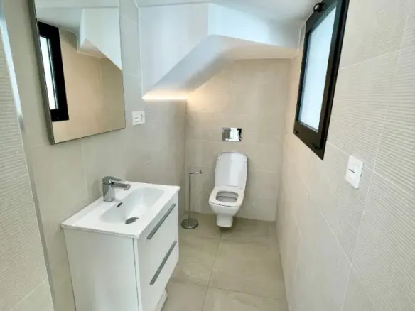 3-bedroom Villa In Benijofar, Spain (143 M²)