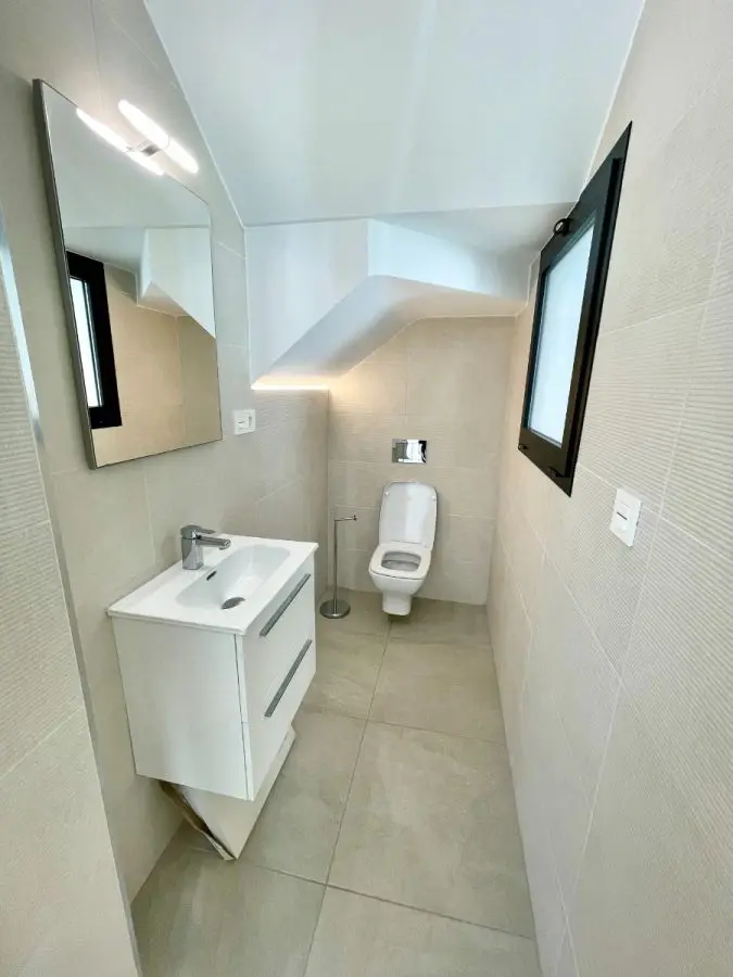 Villa Of 143 M² With No Features In Benijofar, Spain