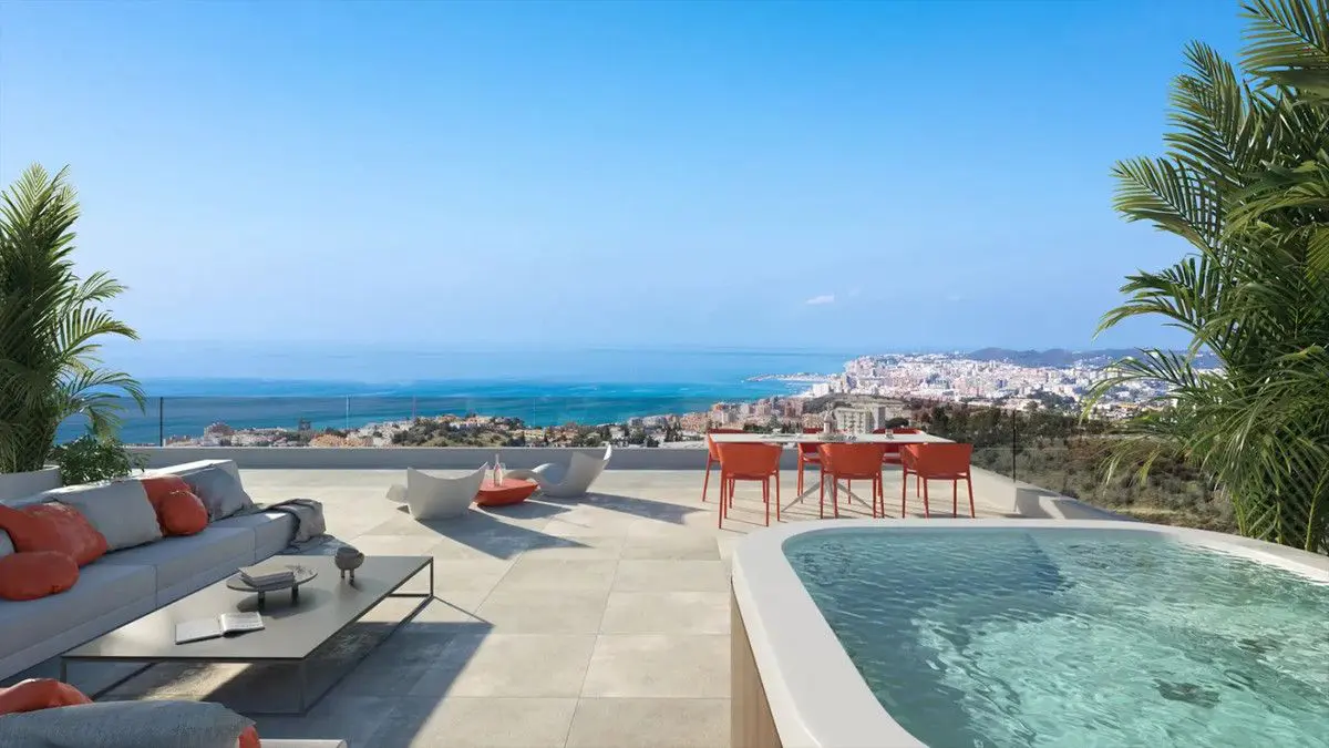 Apartment Of 117 M² With Sea Views In Fuengirola