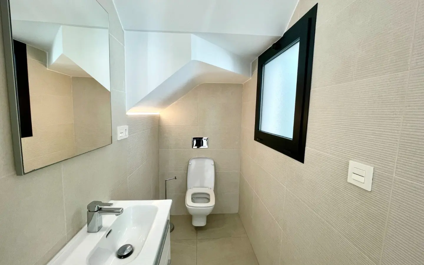 3-bedroom Villa In Benijofar, Spain (143 M²)