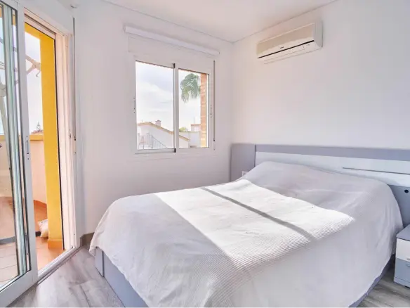 3-bedroom Villa In Los Montesinos, Spain (98 M²)