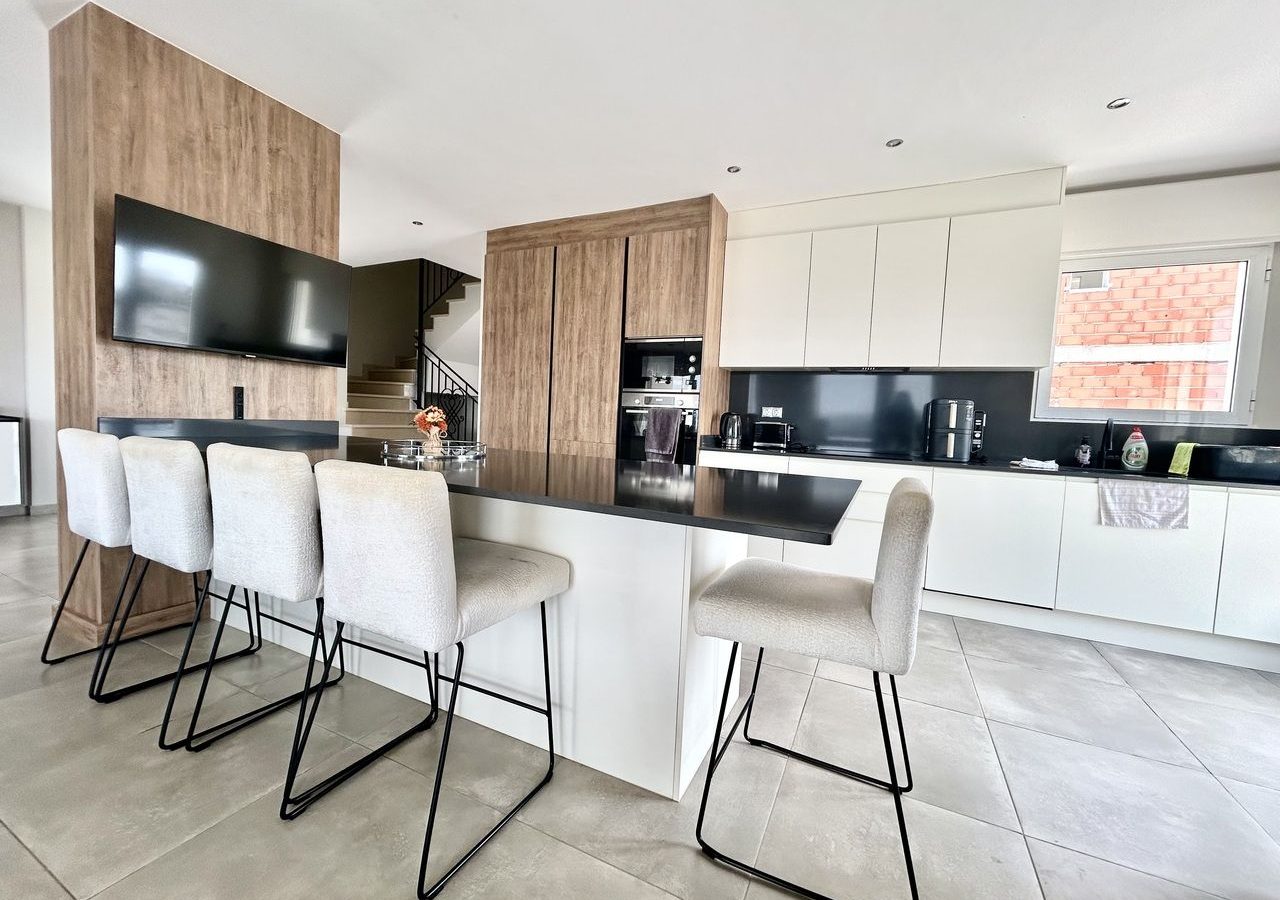 Villa Of 280 M² In Rojales, Spain