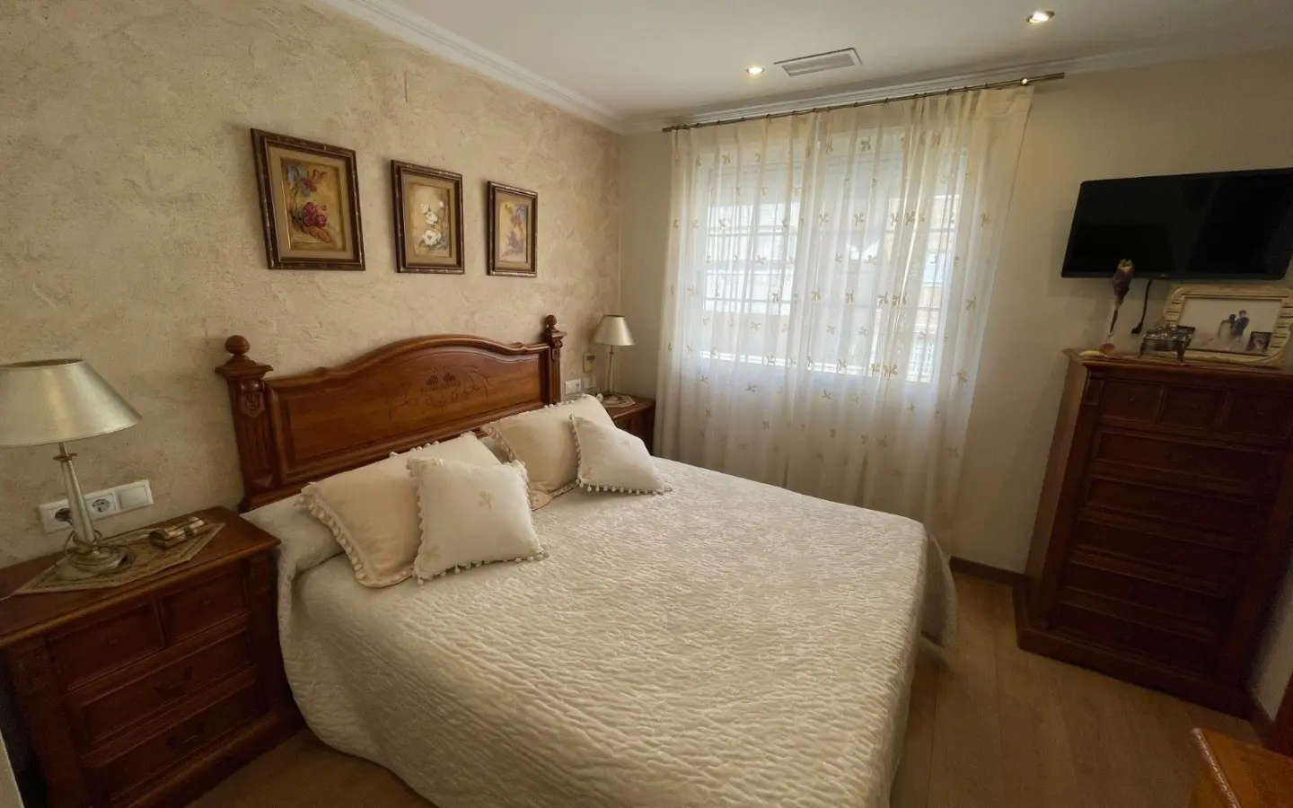 4-bedroom House In Elche, Spain (150 M²)