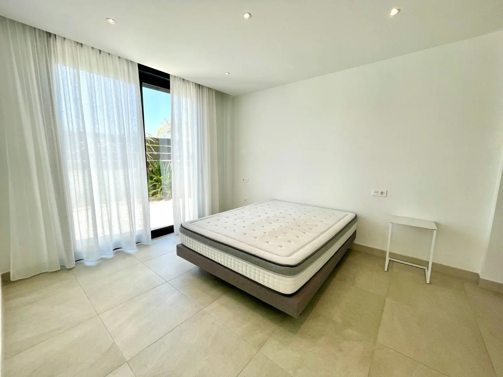 Villa Of 143 M² With No Features In Benijofar, Spain