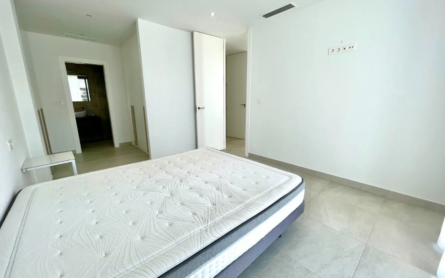 3-bedroom Villa In Benijofar, Spain (143 M²)
