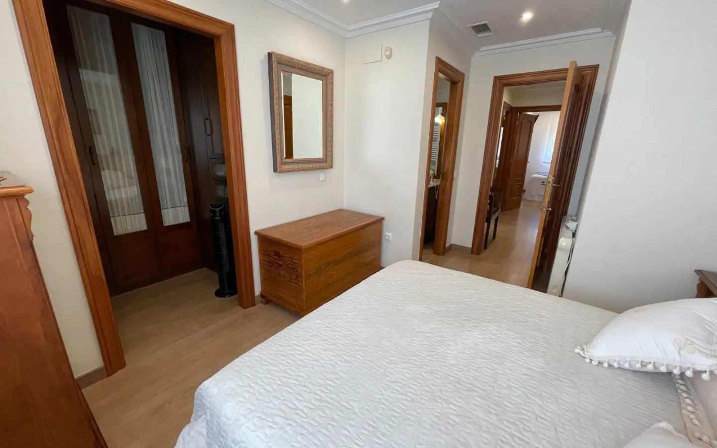 4-bedroom House In Elche, Spain (150 M²)