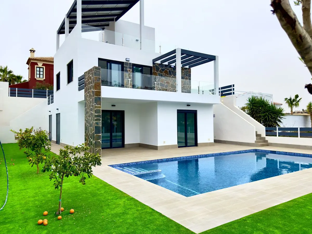 Villa Of 124 M² In Rojales, Spain
