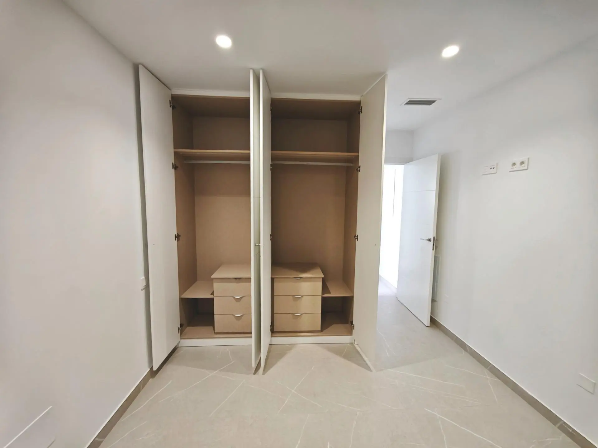 Villa 225 M² In Los Alcázares, Spain – Mediter Real Estate