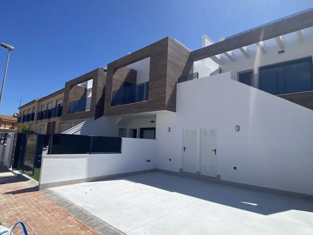 Villa Of 70 M² With Real Estate Services In San Pedro Del Pinatar, Spain