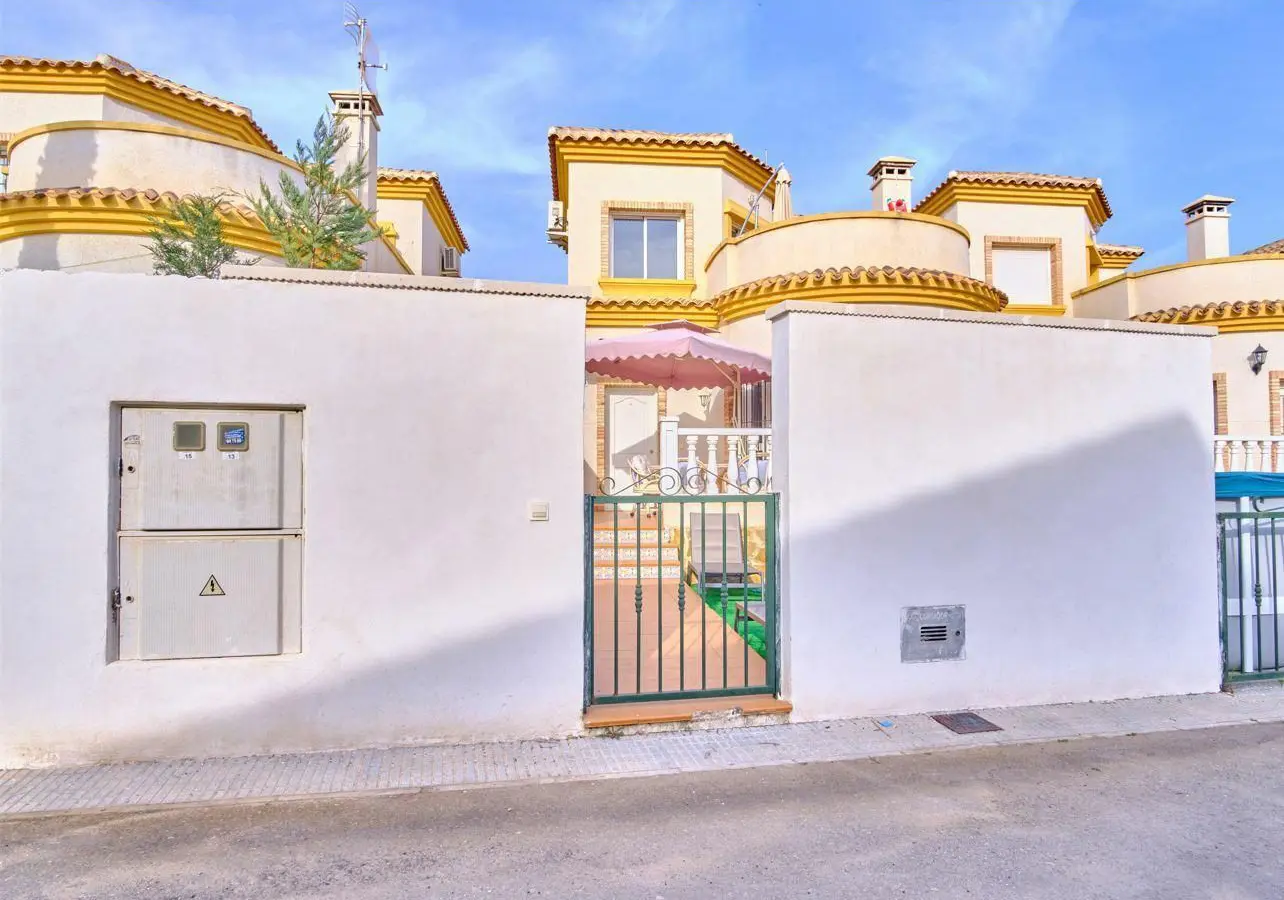 3-bedroom Villa In Los Montesinos, Spain (98 M²)
