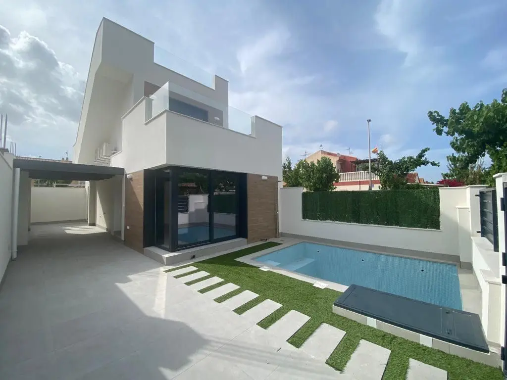 Villa Of 101 M² In Los Alcázares, Spain