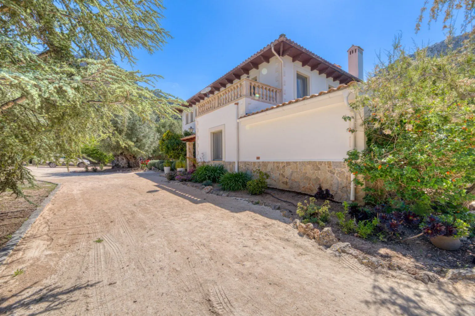 Villa 350 M² In Esporles, Spain – Mediter Real Estate