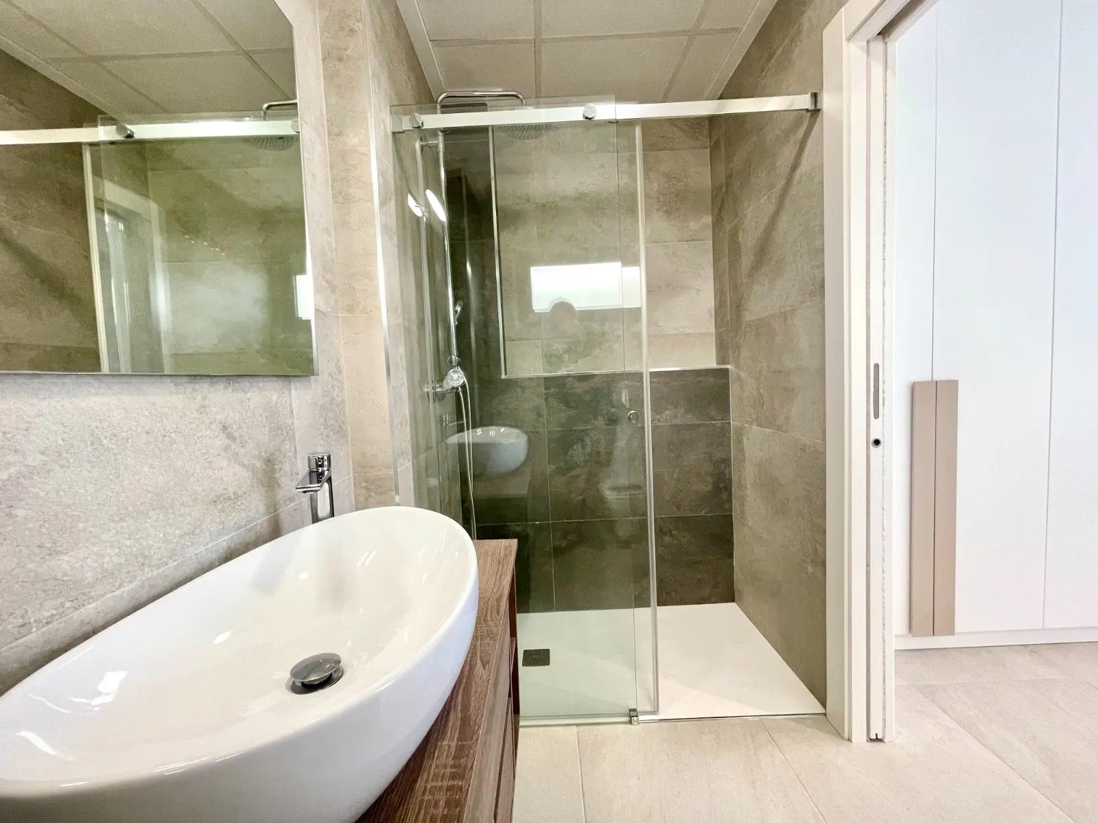 Villa Of 143 M² With No Features In Benijofar, Spain