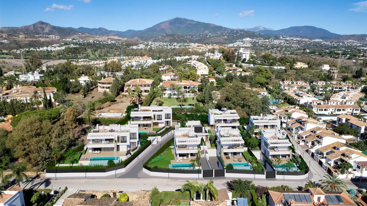 Villa Of 356 M² With Sea Views In Estepona, Spain