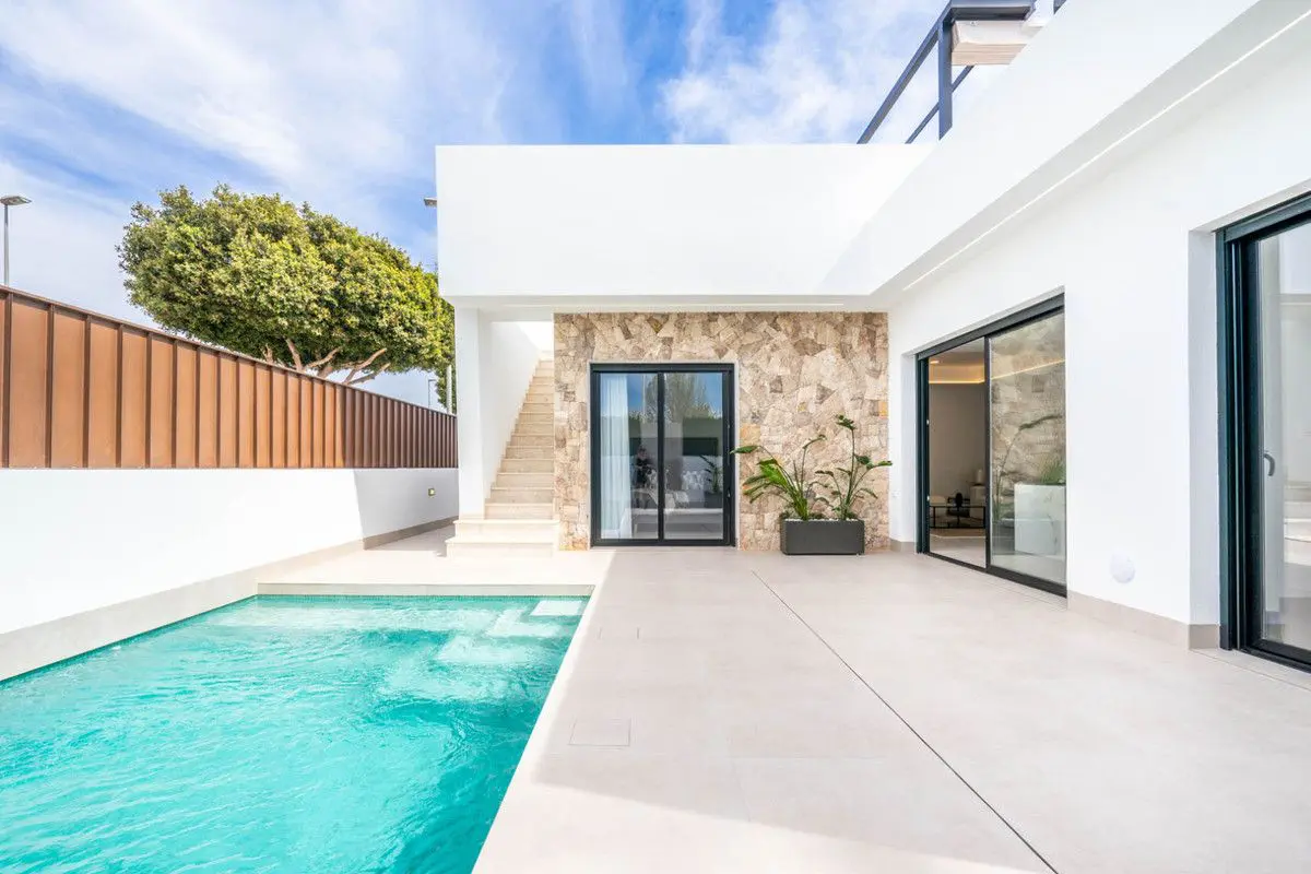 Villa Of 100 M² In Torre – Pacheco, Spain