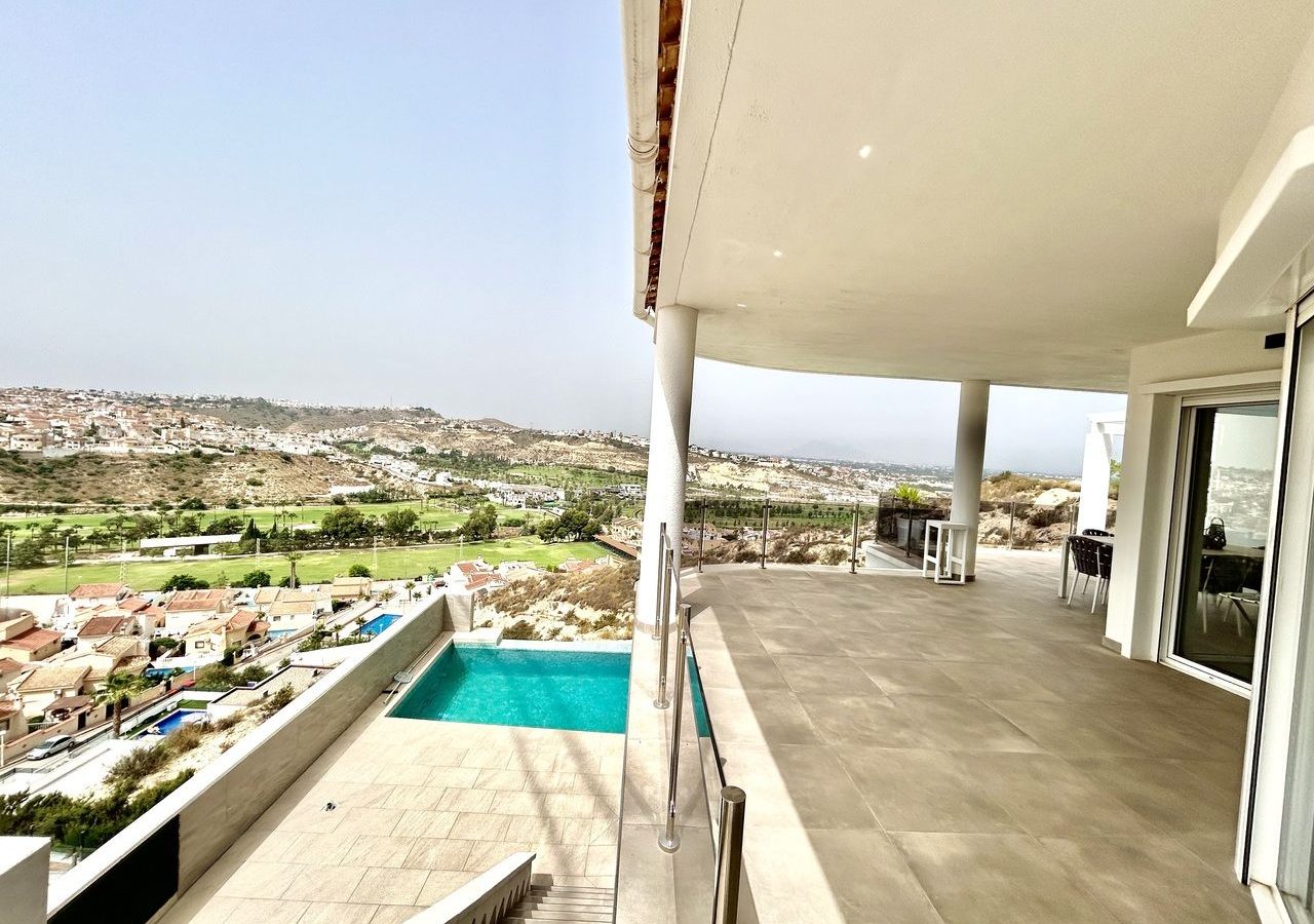 Villa Of 280 M² In Rojales, Spain
