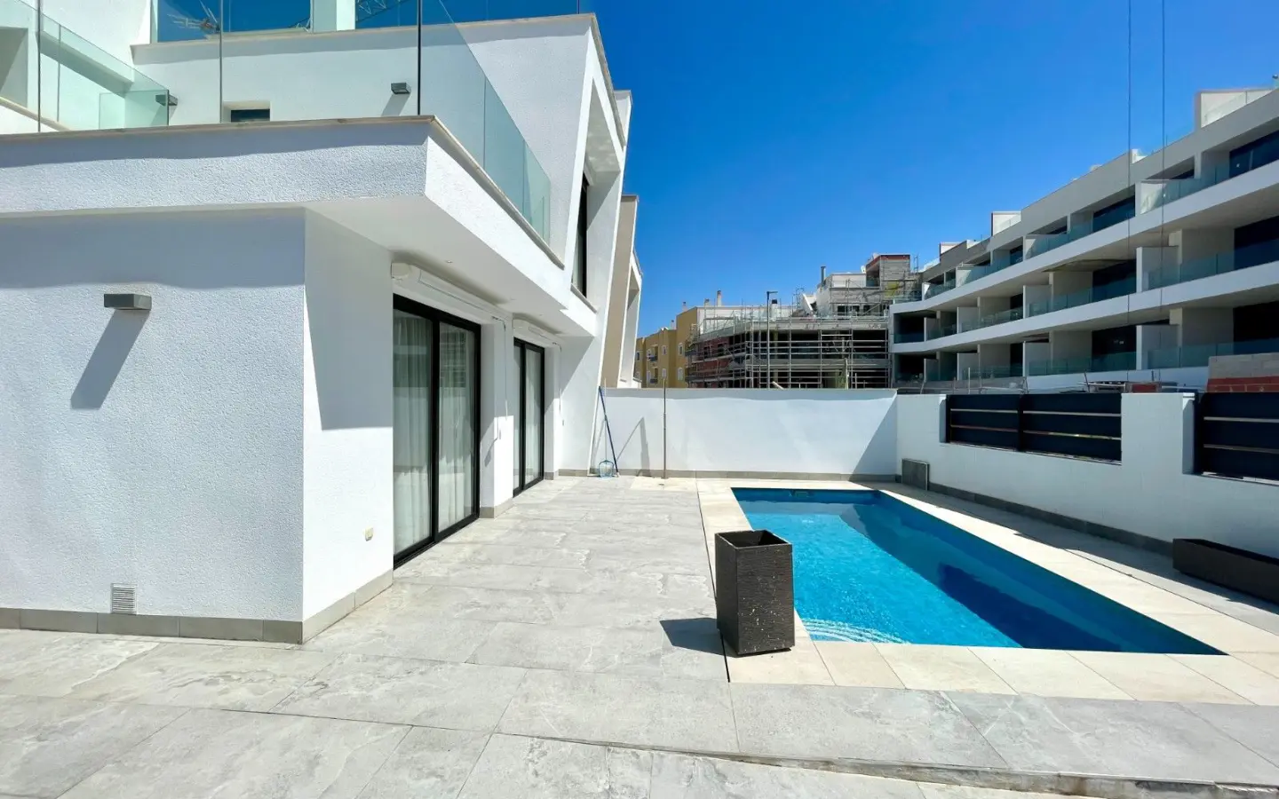 3-bedroom Villa In Benijofar, Spain (143 M²)