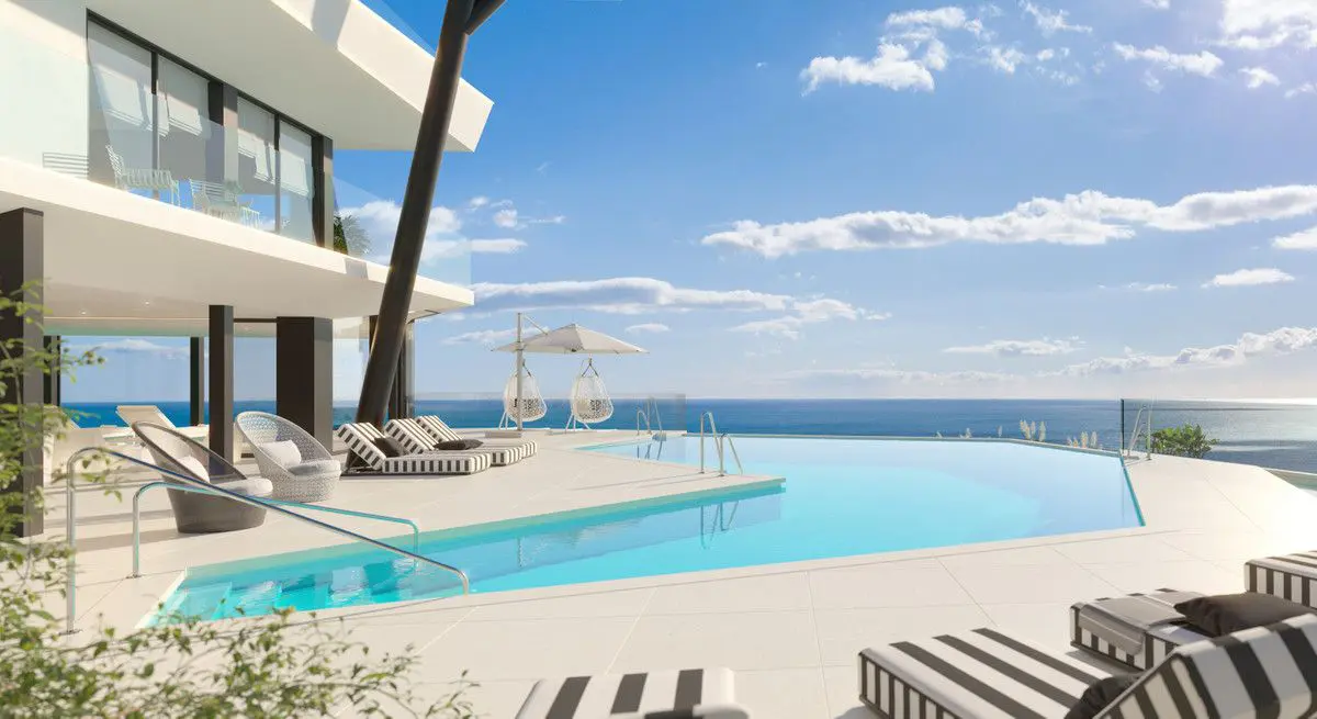 Apartment Of 86 M² With Sea View In Fuengirola, Spain