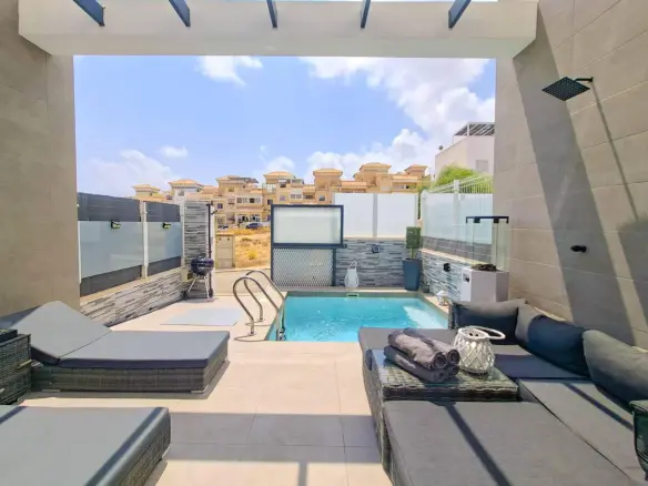 Villa Of 95 M² In Orihuela Costa