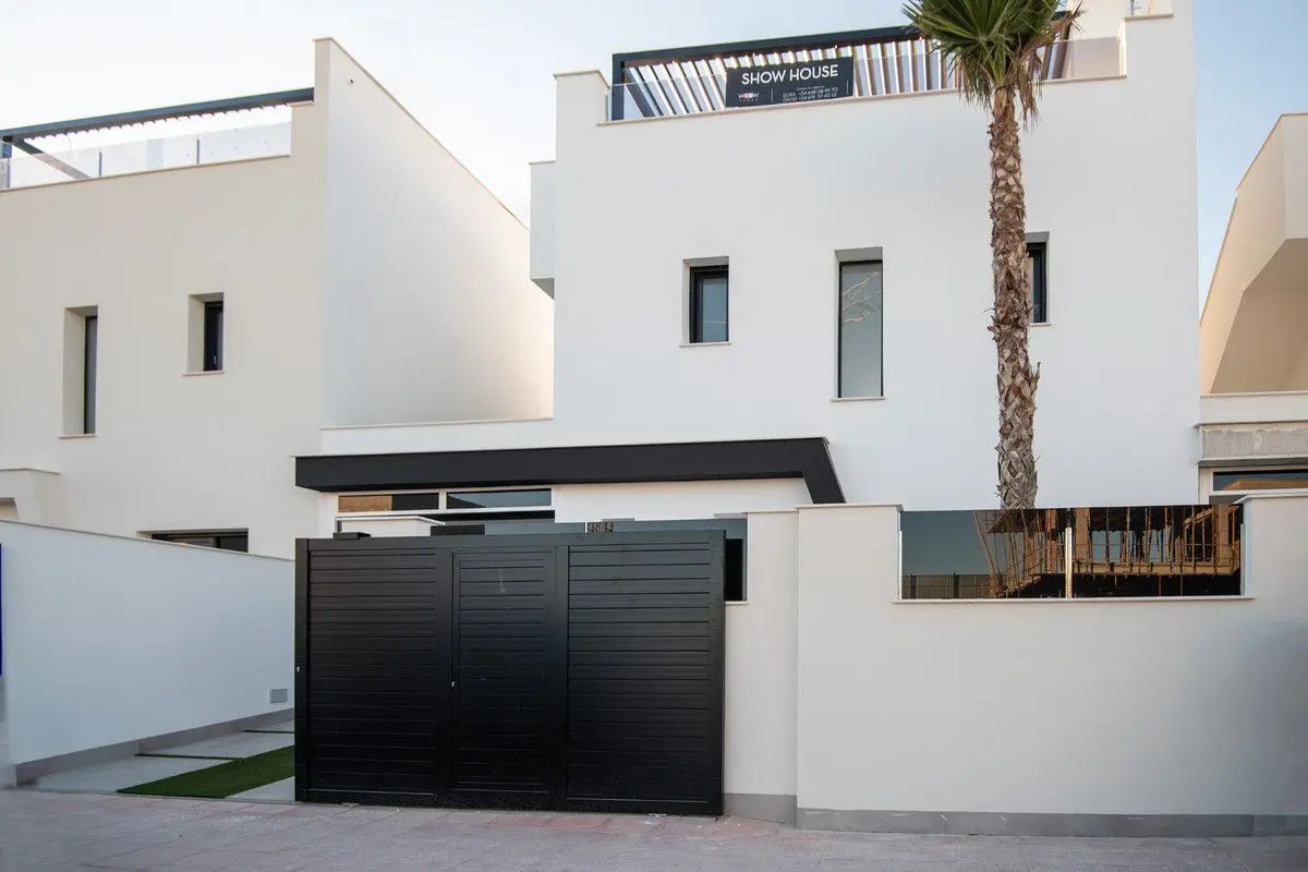 Villa Of 100 M² In Santiago De La Ribera, Spain